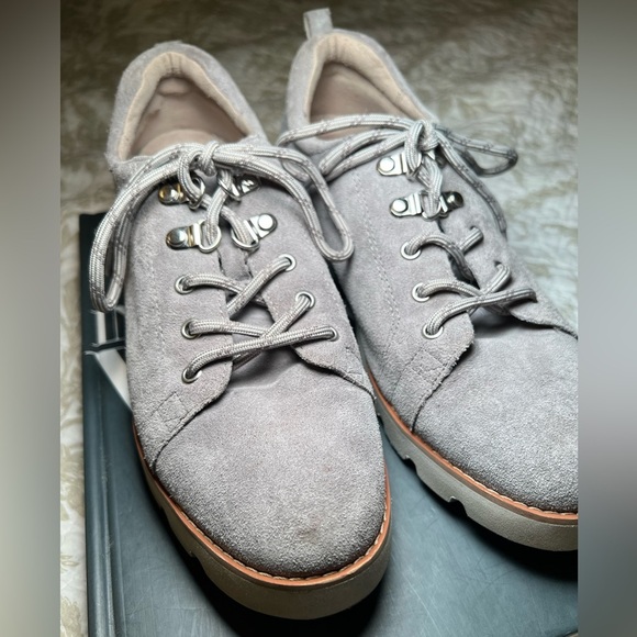 Vionic Ballari Gray Suede Lace Up Oxford Shoes size 7.5 Classiccore Preppy Retro - Picture 2 of 11